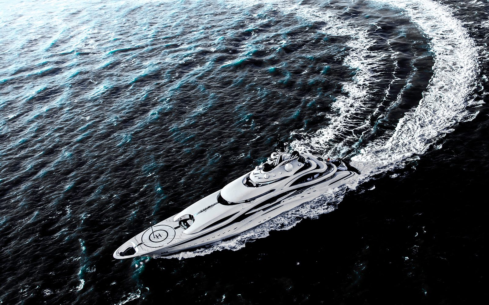 Yacht AL LUSAIL, Lurssen | CHARTERWORLD Luxury Superyacht Charters